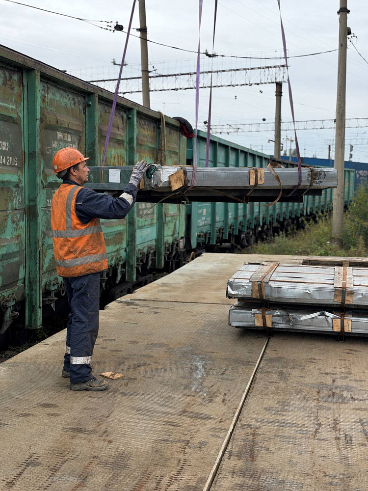 На погрузочной рампе